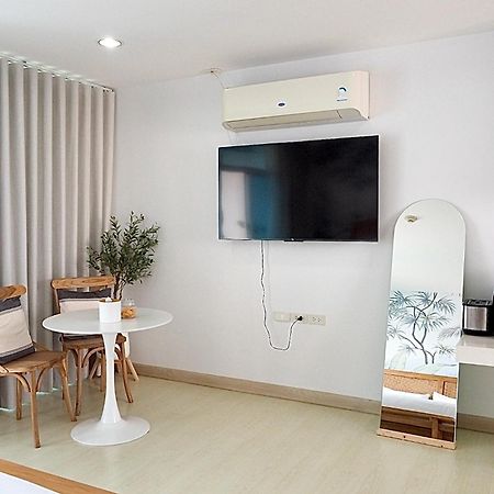 The Beach Bangsaen By Thanthita Next To Wonnapa Beach Free Disney Plus Extérieur photo