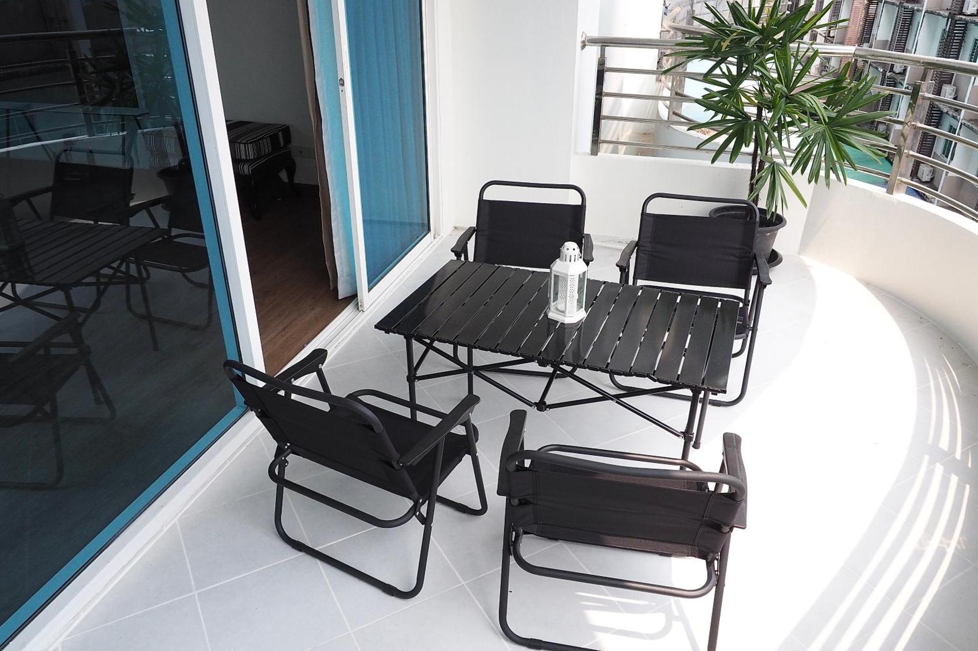 The Beach Bangsaen By Thanthita Next To Wonnapa Beach Free Disney Plus Extérieur photo