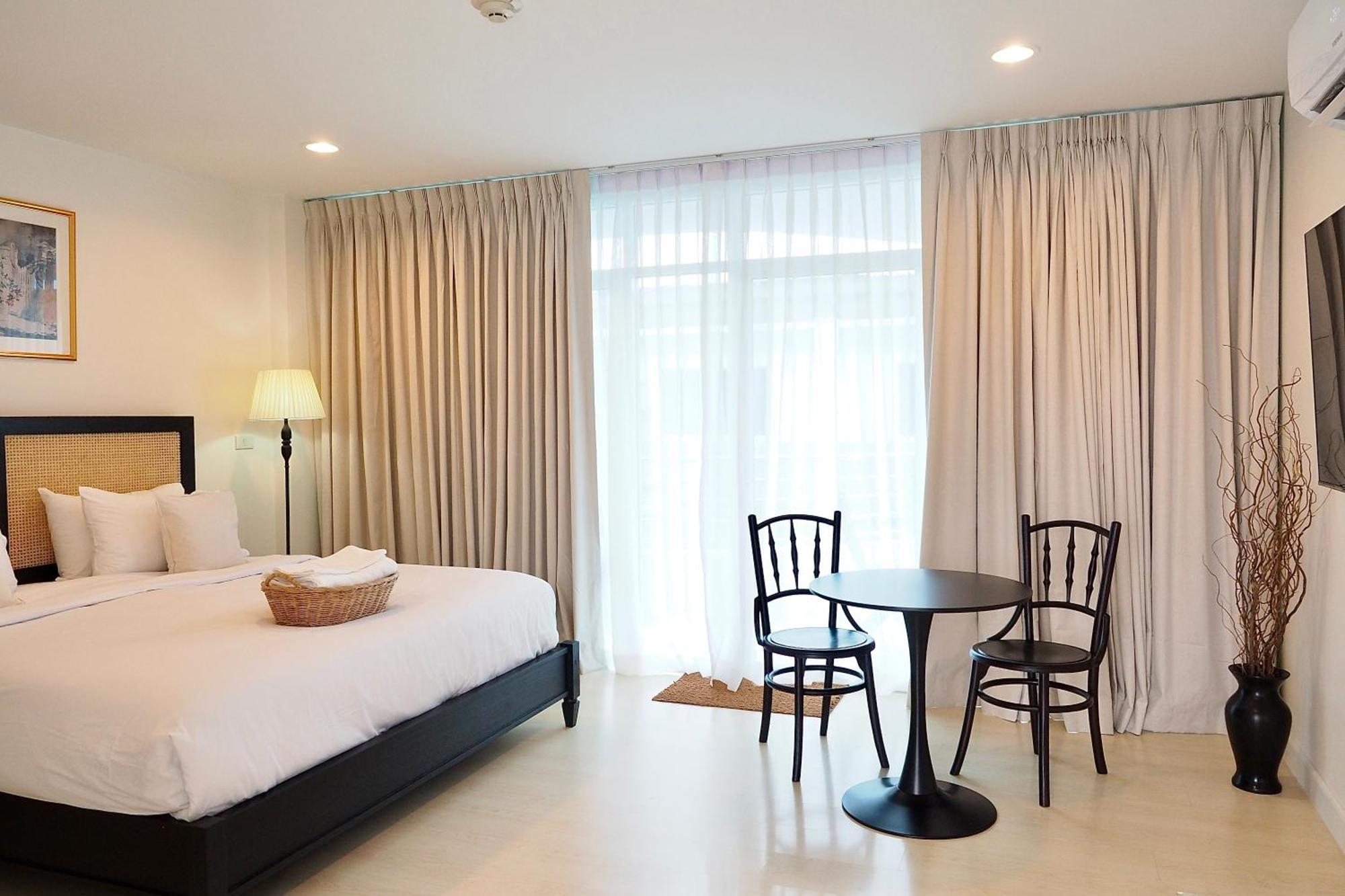 The Beach Bangsaen By Thanthita Next To Wonnapa Beach Free Disney Plus Extérieur photo