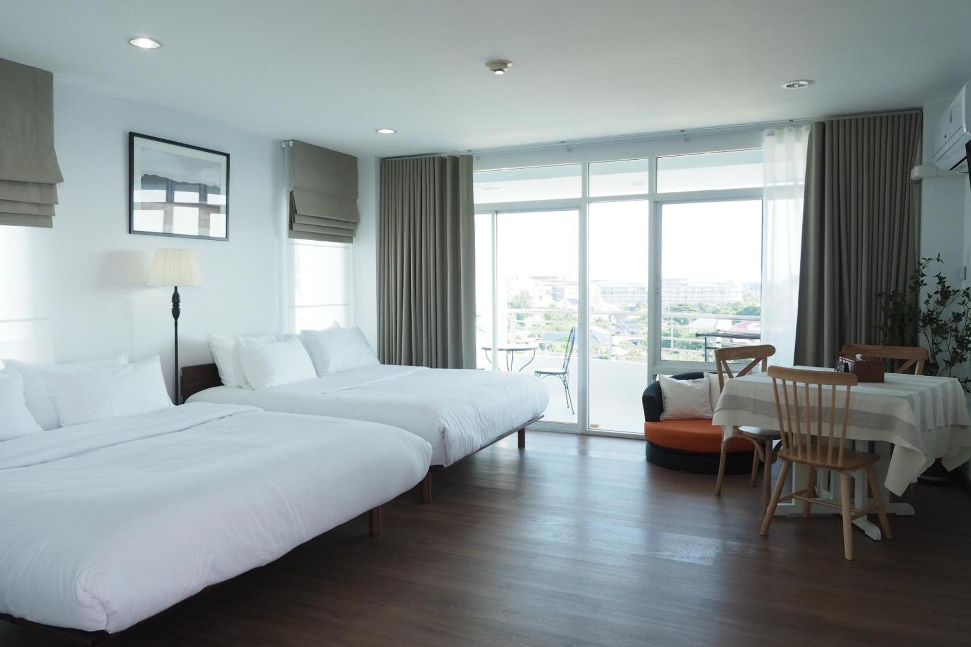 The Beach Bangsaen By Thanthita Next To Wonnapa Beach Free Disney Plus Extérieur photo